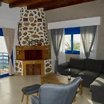 Leonardo Villa *
